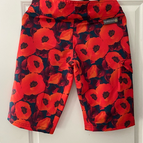 Shredly mountain biking shorts - Picture 2 of 3